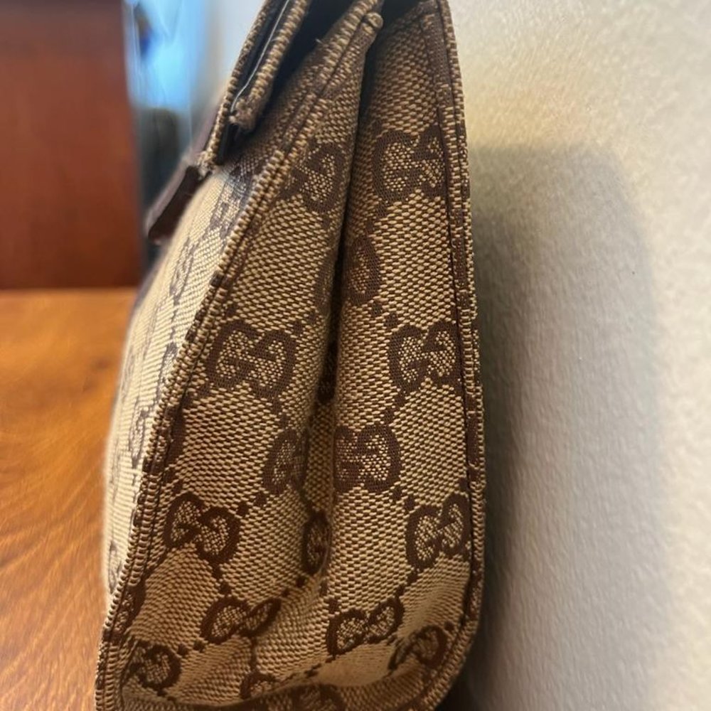 Authentic Vintage Gucci Bag - Picture 3 of 9